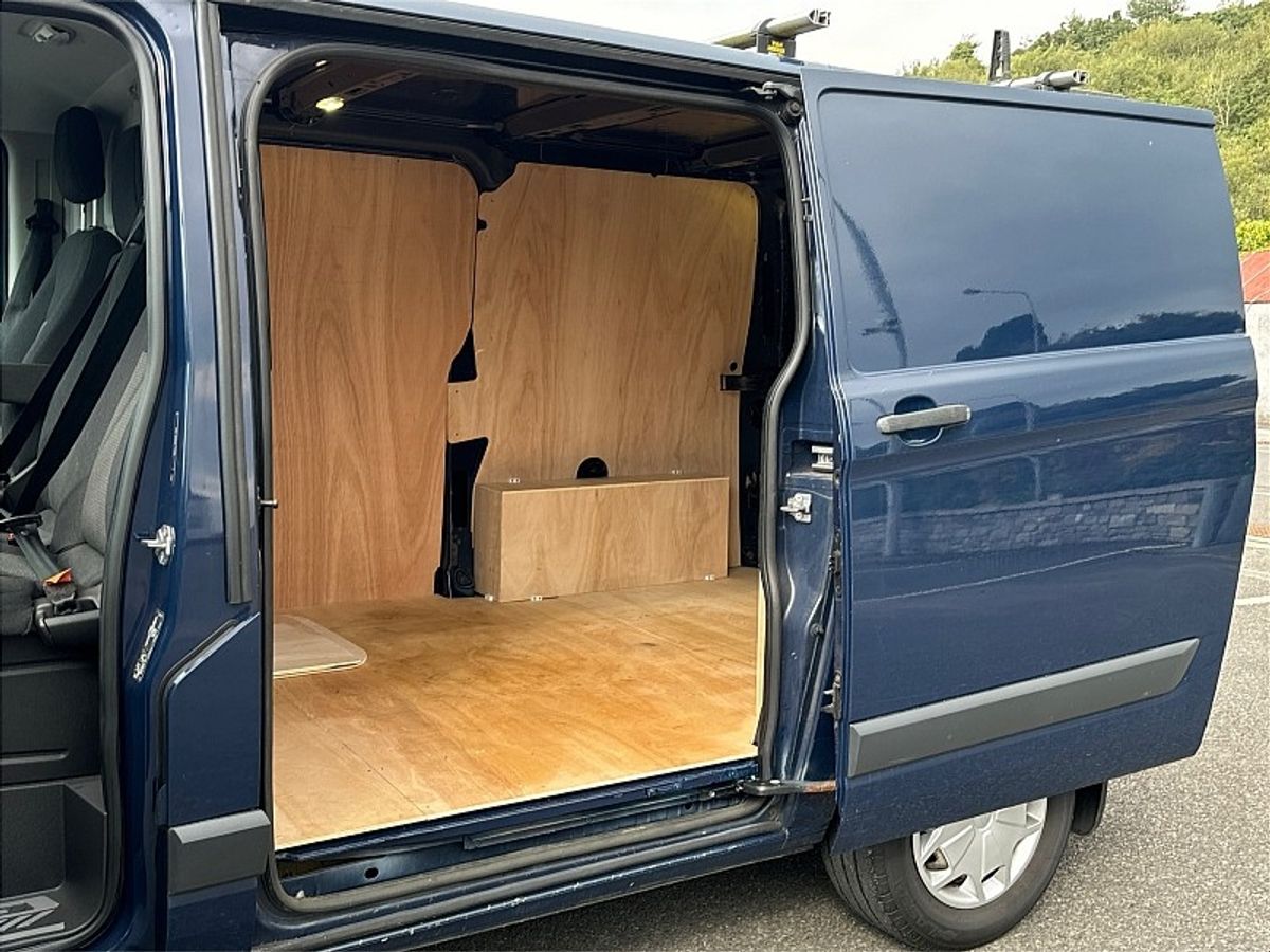 Ford Ford Transit Custom (181) **RELOCATION SALE NOW ON**  2.0L 250 SWB BASE 105PS  (NO VAT)