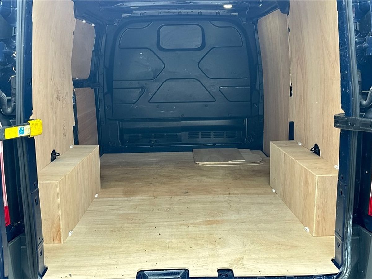 Ford Ford Transit Custom (181) **RELOCATION SALE NOW ON**  2.0L 250 SWB BASE 105PS  (NO VAT)